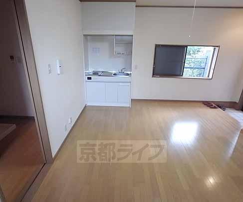 Living and room. Is Hiroi. Effortlessly placement.