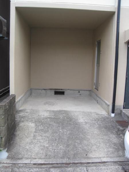 Parking lot. Local (11 May 2013) Shooting