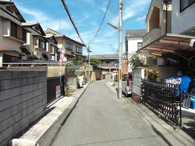 Local photos, including front road. Local (2013 7) shooting