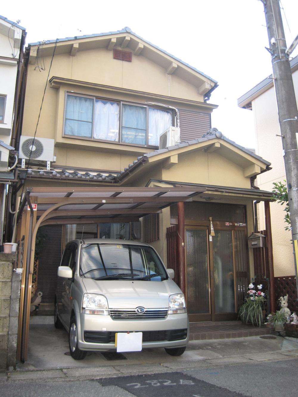 Local appearance photo. local