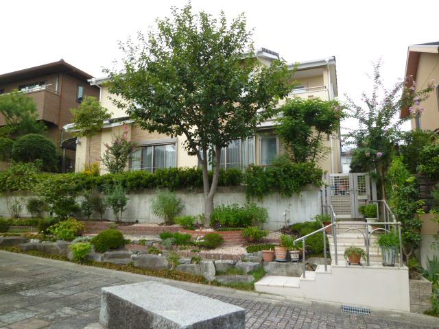 Local appearance photo. Local (10 May 2013) Shooting