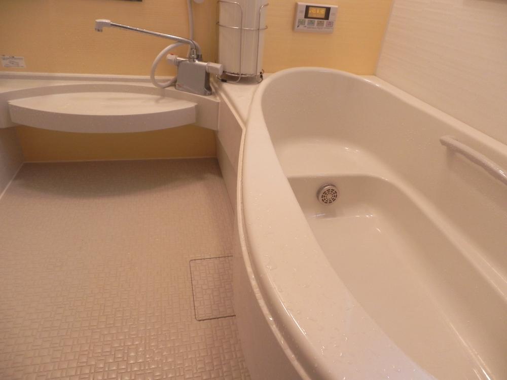 Bathroom. Indoor (12 May 2013) Shooting