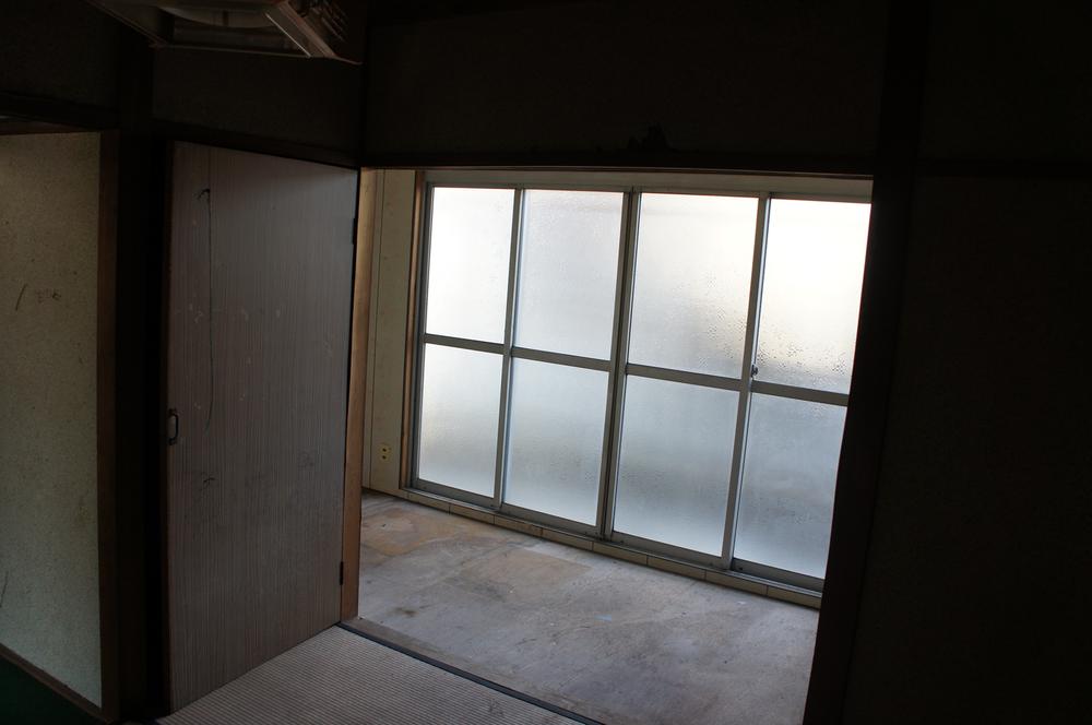 Other introspection. Plates taken from Japanese-style room