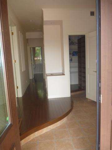 Entrance. Is the entrance front is a shoe-in closet