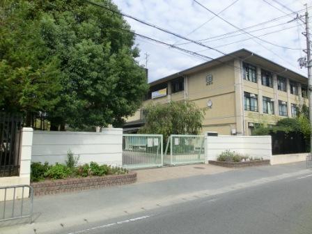 Junior high school. 627m to Kyoto Municipal Matsuo junior high school