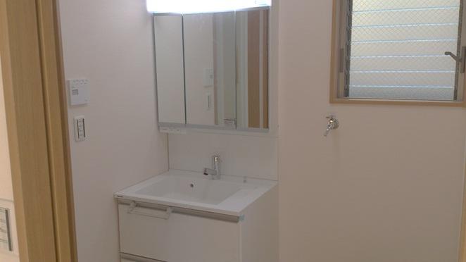 Wash basin, toilet. Indoor (10 May 2013) Shooting