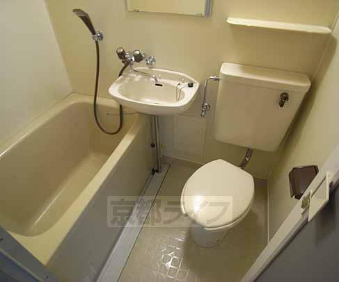 Bath. Loose large in unit bus ・