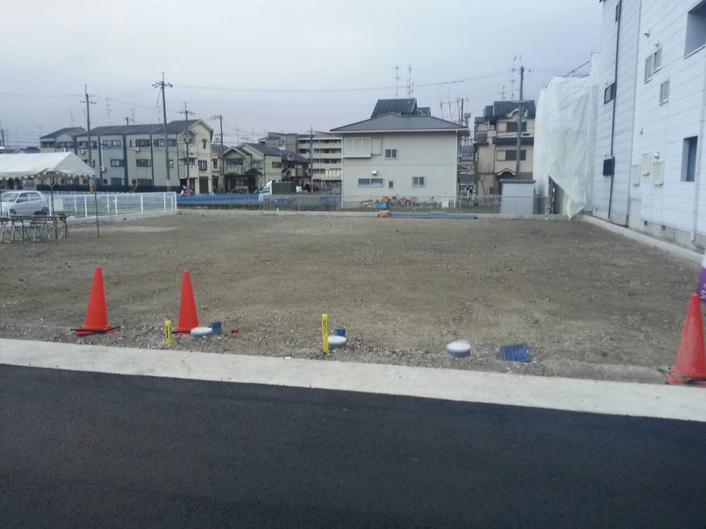 Local photos, including front road. Local (12 May 2013) Shooting