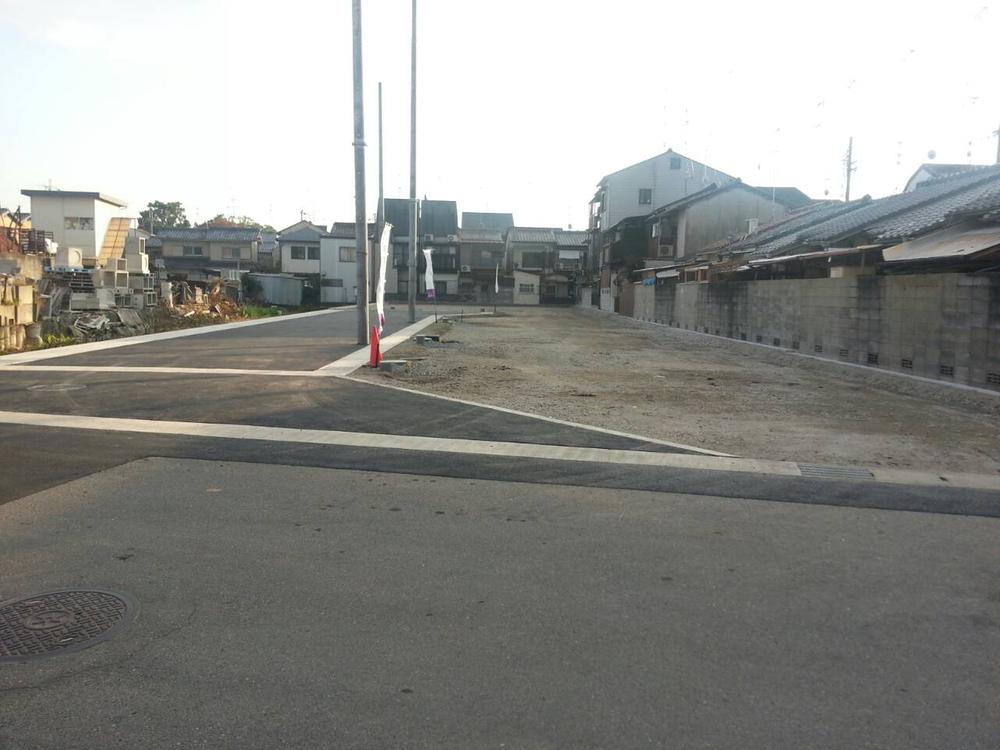 Local photos, including front road. Local (12 May 2013) Shooting