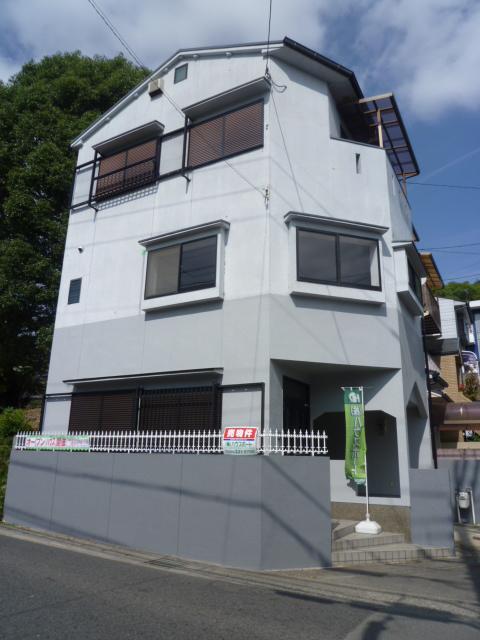 Local appearance photo. Local (10 May 2013) Shooting