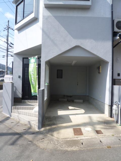 Parking lot. Local (10 May 2013) Shooting