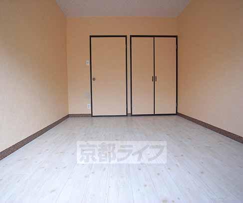 Living and room. I feel the floor is nice woodgrain ・