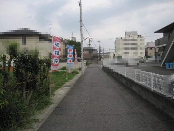 Local photos, including front road. Local (August 2013) Shooting