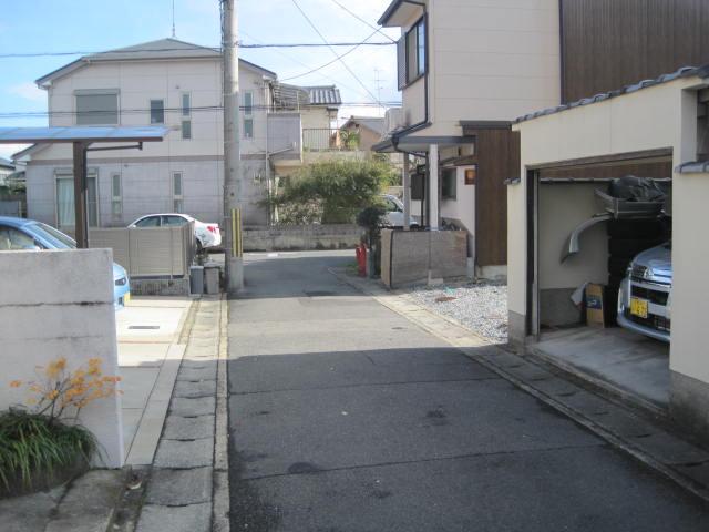 Local photos, including front road. Local (12 May 2013) Shooting