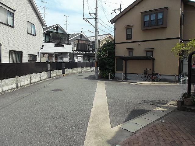 Local photos, including front road. Local (July 2013) Shooting