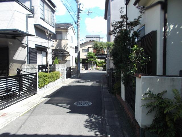 Local photos, including front road. Local (August 2013) Shooting