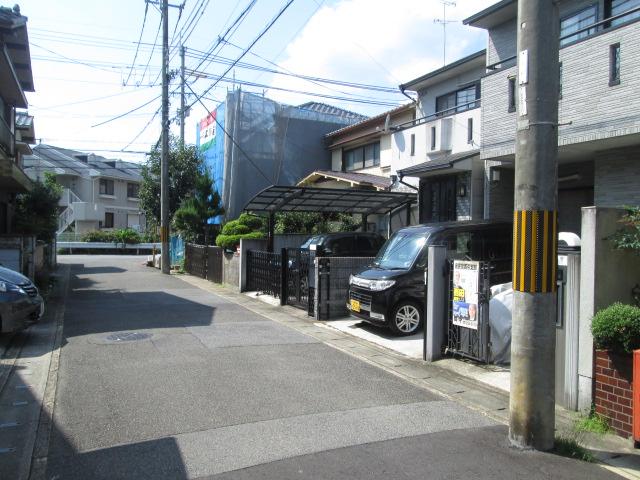 Local photos, including front road. Before road 5m Yet traffic is rather less!