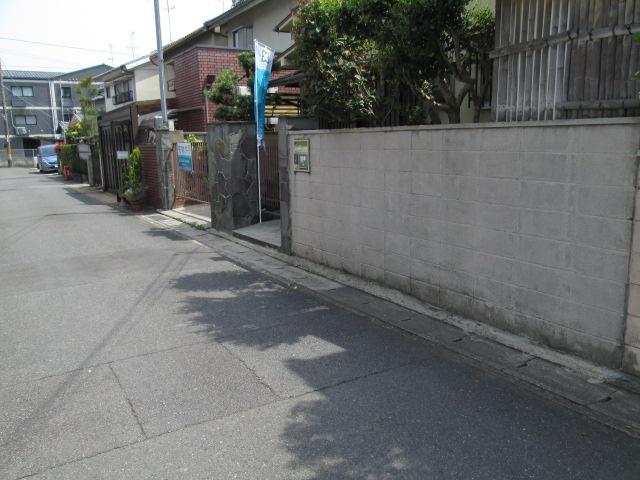 Local photos, including front road. Frontal road