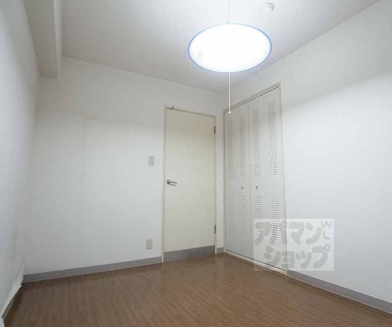 Living and room. ・ Renovated is the front of the room.