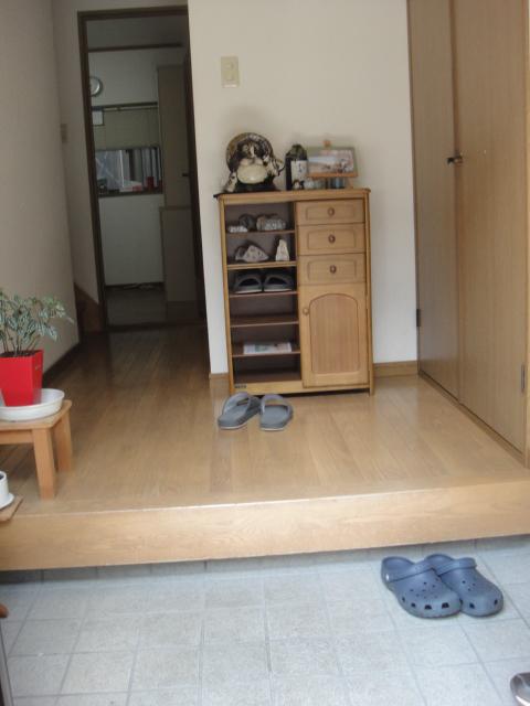 Entrance. It will be slowly sat Room (May 2013) Shooting