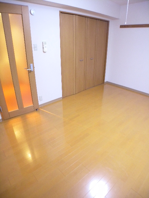 Living and room. Leave it if Kyoto rent "House Network" ☆