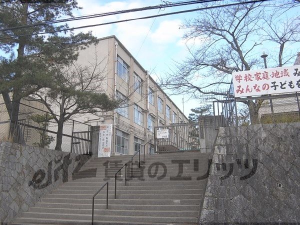 Primary school. Iwakura 600m to North elementary school (elementary school)