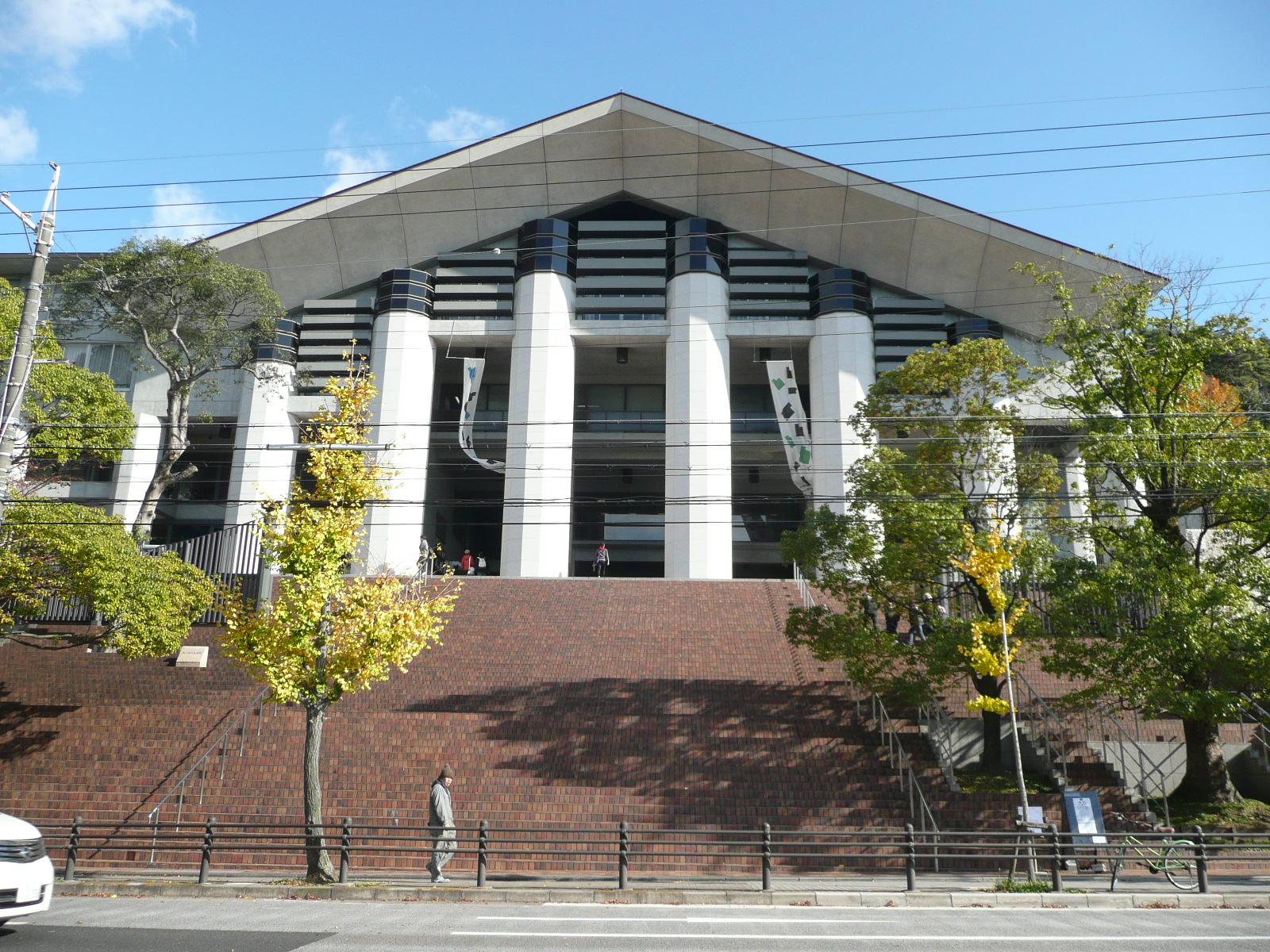 University ・ Junior college. Kyoto University of Art and Design (University of ・ 2300m up to junior college)