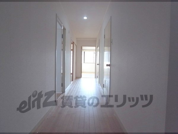Other room space. Corridor