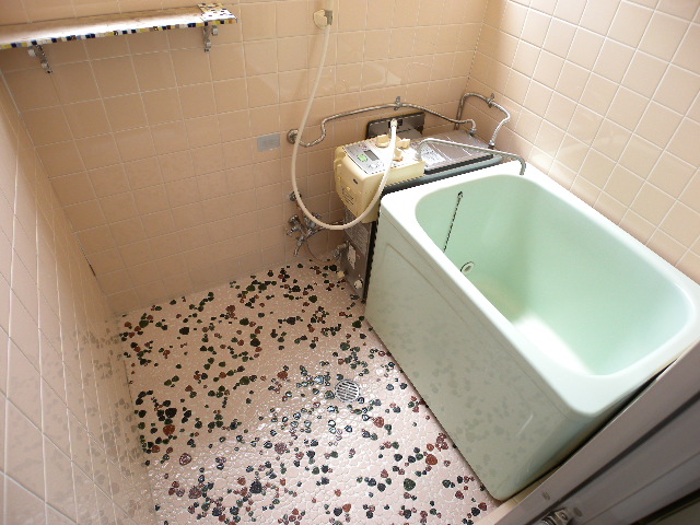 Bath. But is a little retro. . . There is a taste!