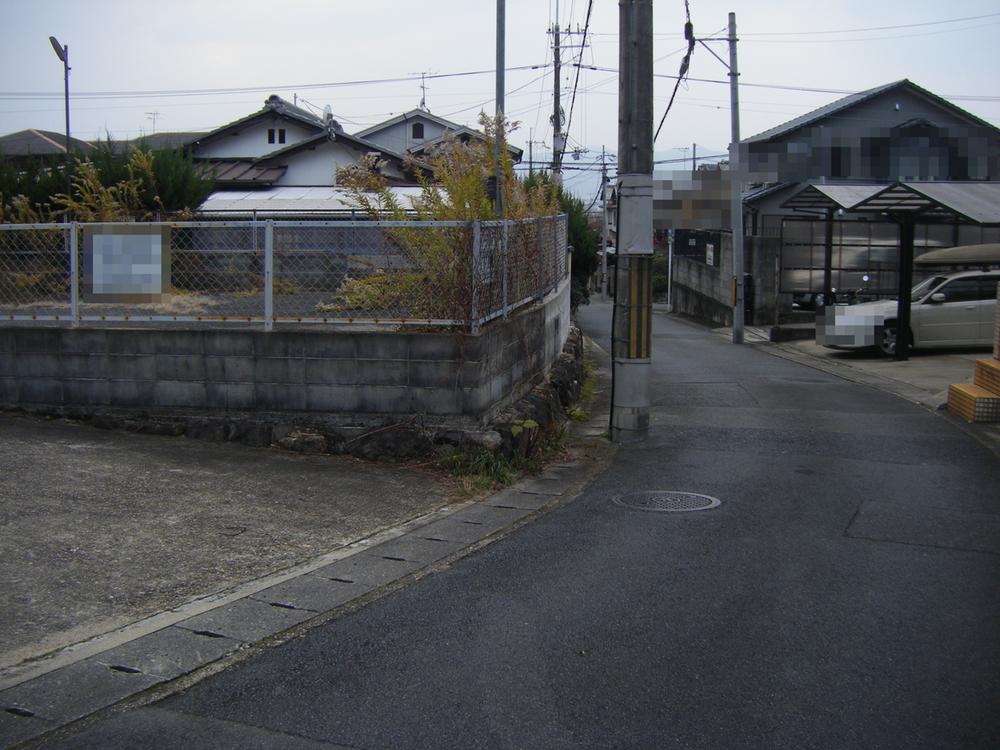 Local photos, including front road. Local (12 May 2013) Shooting