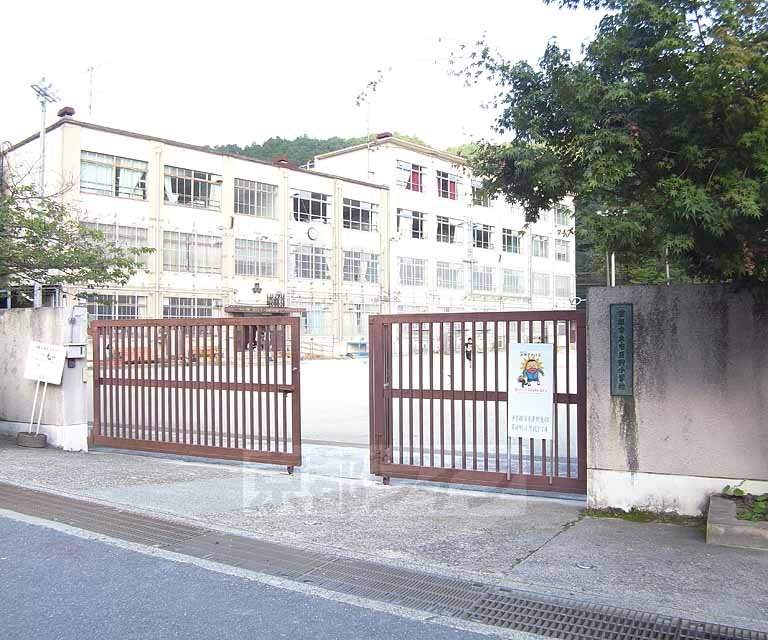 Primary school. Ichiharano up to elementary school (elementary school) 137m