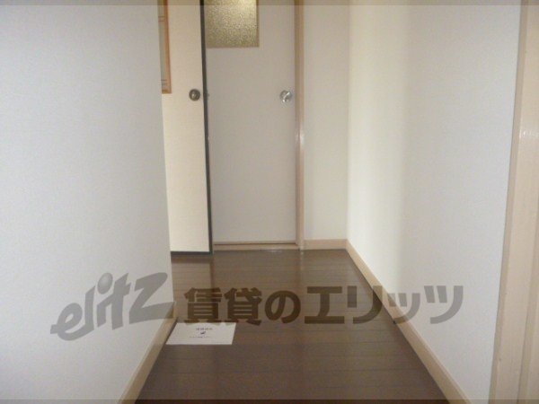 Other room space. Corridor