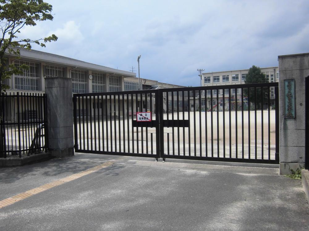 Primary school. Kyoto Municipal Kitashirakawa 400m up to elementary school