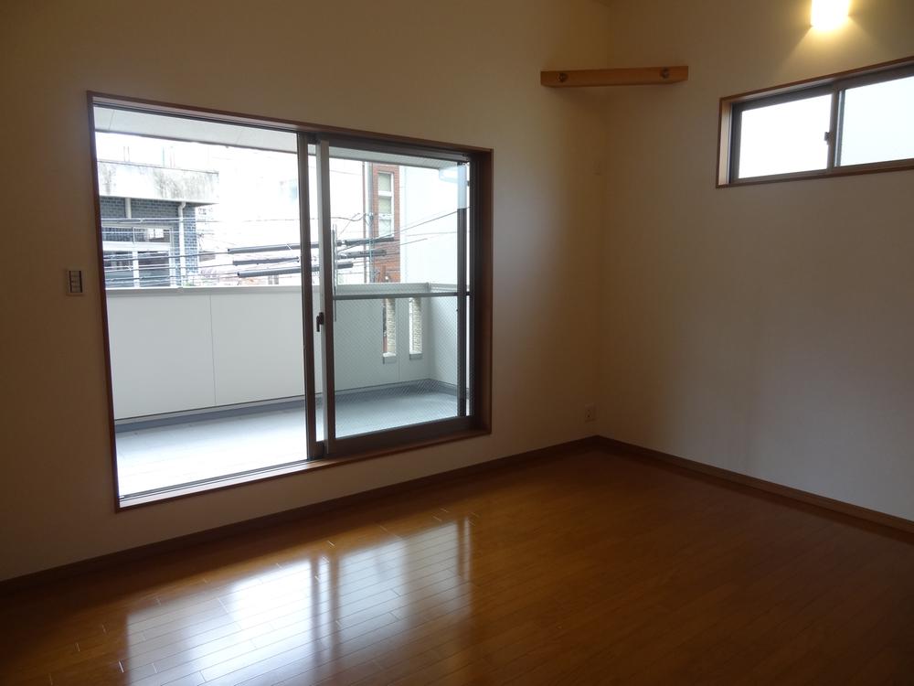 Non-living room. Indoor (10 May 2013) Shooting