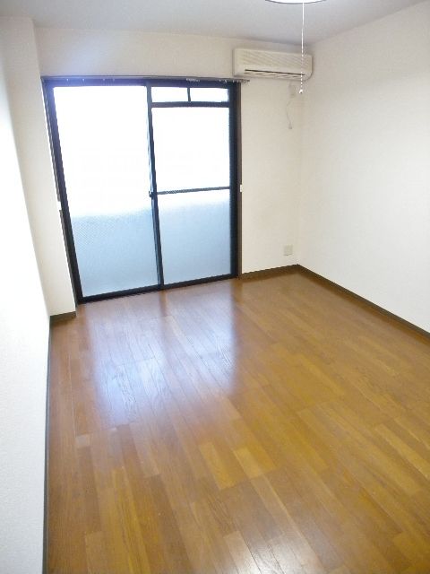 Living and room. Looking Kyoto rooms ・ ・ ・ House network Kawaramachi Imadegawa distributor or
