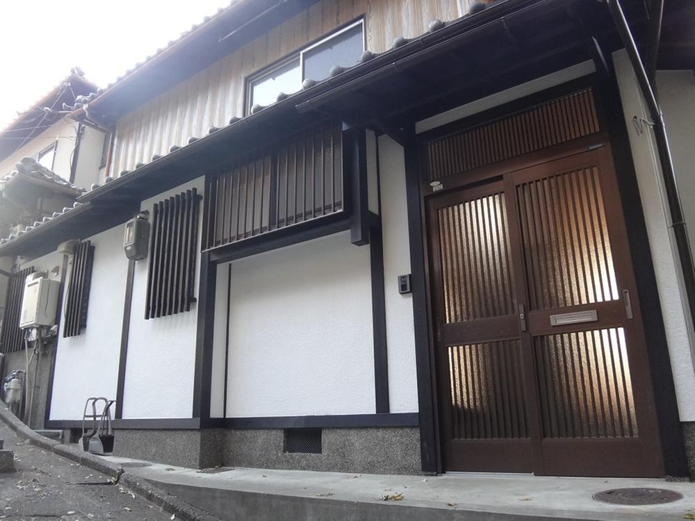 Local appearance photo. Local (12 May 2013) Shooting