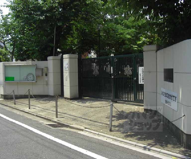 Primary school. Shinhora up to elementary school (elementary school) 167m
