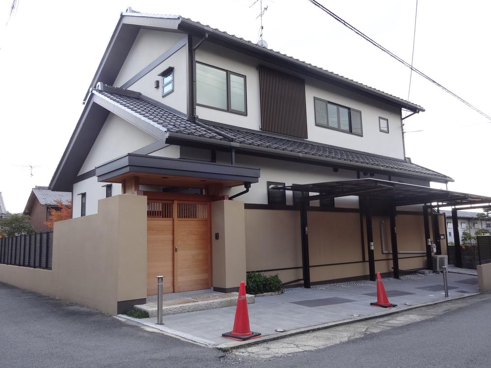 Local appearance photo. Local (11 May 2013) Shooting