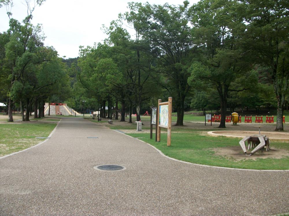 park. 1812m to Takaragaike park