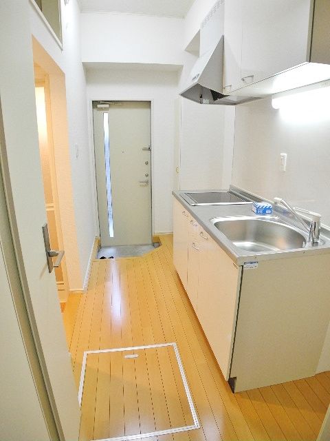 Other room space. For further information, please contact toll-free 0120-21-3325 ☆