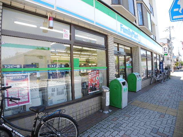 Convenience store. FamilyMart Kyoto Higashiyama Konoe store up (convenience store) 389m