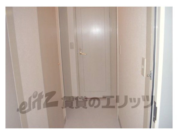 Other room space. Corridor