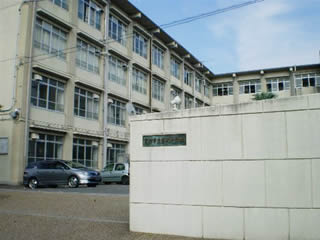 Junior high school. 503m to Kyoto Municipal Rakukita junior high school (junior high school)