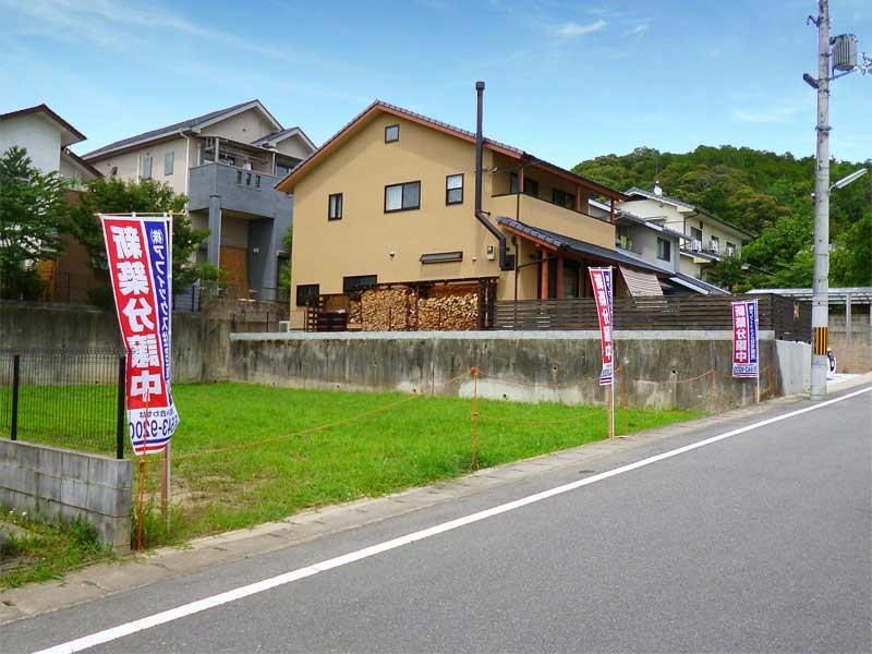 Local appearance photo. Local (07 May 2013) Shooting