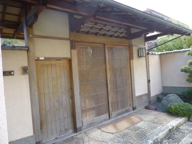 Local appearance photo. Local (11 May 2012) shooting