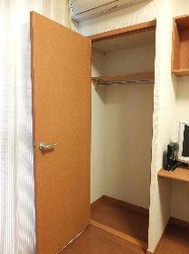 Receipt. Large closet