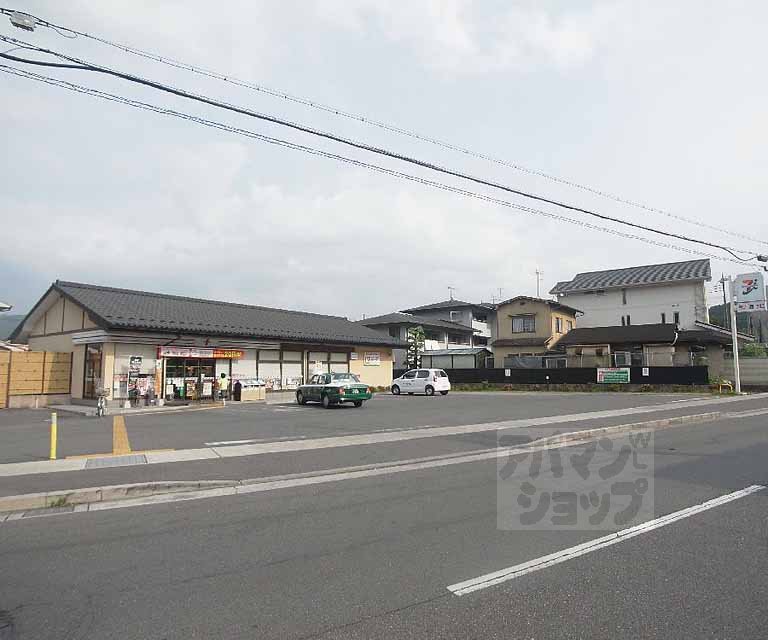 Convenience store. Seven-Eleven Kyoto Iwakurahataeda store up (convenience store) 625m