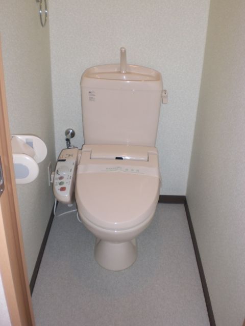 Toilet. Questions about property, Contact do not hesitate!