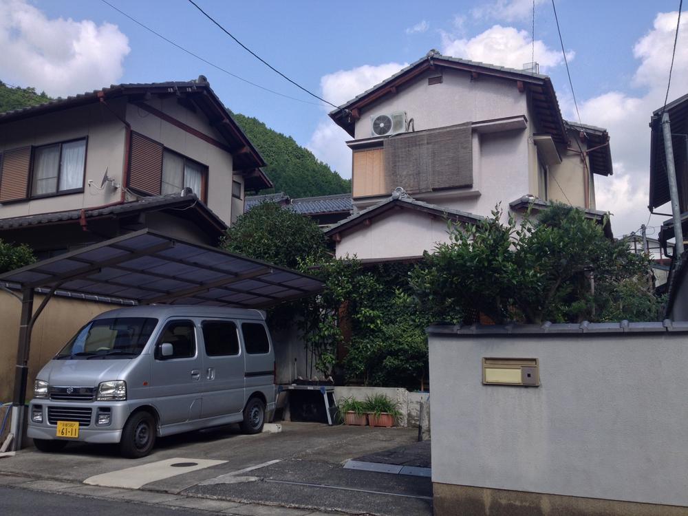 Local photos, including front road. Local (10 May 2013) Shooting