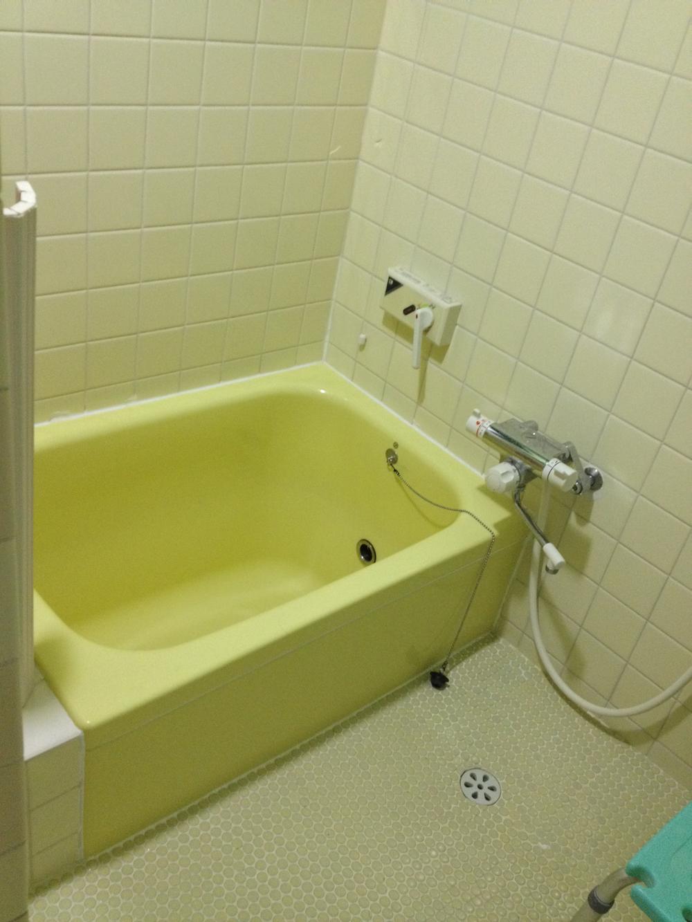 Bathroom. Indoor (10 May 2013) Shooting